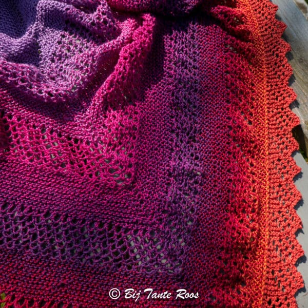 Pattern Button Rose Shawl (ENGLISH, US)